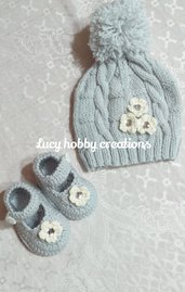 Cappellino e scarpetta per neonata 