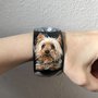 Bracciale con ritratti di cani in legno da donna dipinto a mano