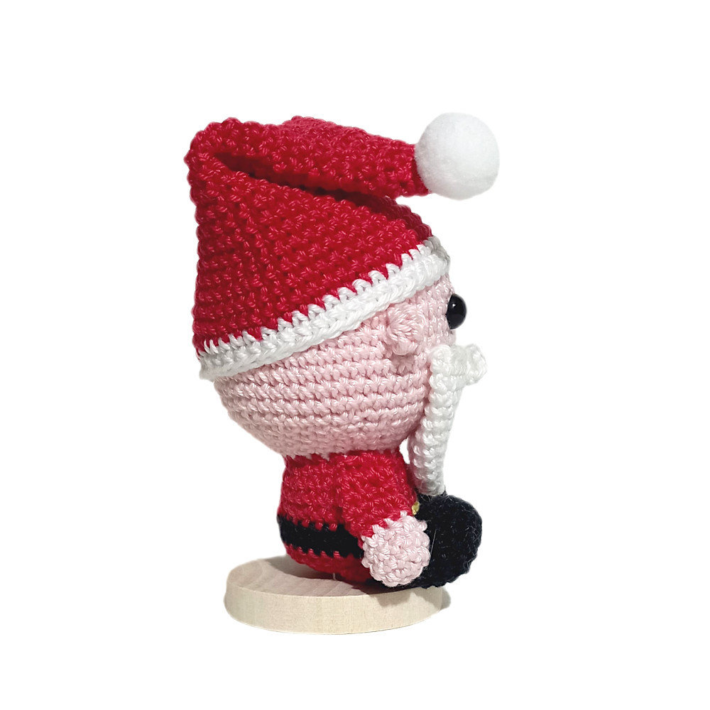 Amigurumi Babbo Natale Seduto Ad Uncinetto 8x12 Cm 73NTL Feste amigurumi-babbo-natale-seduto-ad-uncinetto-8x12-cm-73ntl-feste