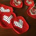 6 sottobicchieri quadrati ad uncinetto con cuore per San Valentino 