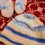 Cappellino e scarpette in lana