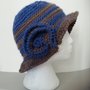 Cappello in lana ad uncinetto