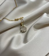 Collana con ciondolo di perle naturali bianche