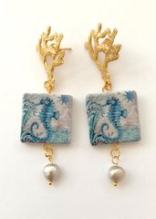 Orecchini in ceramica e perle "Blue Seahorse"