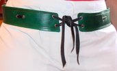 Cintura corsetto in cuoio verde