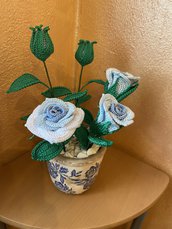 Rose blu in vaso 