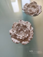 Peonia in gesso ceramico fiore 3d bomboniera segnaposto 