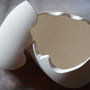 Uovo a scatola orizzontale in terracotta bianca cm 12
