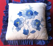cuscino decorativo bianco e blu