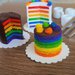 Torta arcobaleno in miniatura, scala 1:12 per dollhouse e casa delle bambole