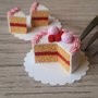 Torta in miniatura con macaron e lamponi per casa delle bambole, scala 1:12, fatta a mano, pasticceria per casa delle bambole, dolce in miniatura