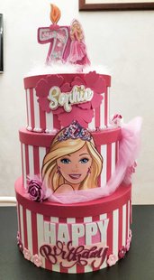 Torta finta più piani per feste cerimonie tema Barbie