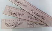 righello legno gadget regalo maestro maestra incisione personalizzata handmade laser fine anno