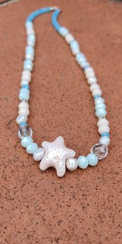 Collana cristalli azzurri e celesti, madreperla perla a forma di stella marina rosa