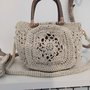 Borsa crochet motivo granny Square,in cordino ,con manici in legno