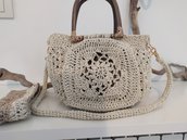 Borsa crochet motivo granny Square,in cordino ,con manici in legno