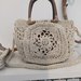 Borsa crochet motivo granny Square,in cordino ,con manici in legno