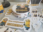 Torta finta base polistirolo lecca lecca chupa chups scenografica Minions