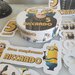 Torta finta base polistirolo lecca lecca chupa chups scenografica Minions