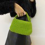 Pochette con manico "spring" in fettuccia lycra verde