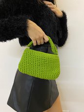 Pochette con manico "spring" in fettuccia lycra verde