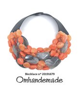 20191679 Collana arancione e grigio, collana bavaglino girocollo maxi, collana multifilo stratificata in rilievo, collana dichiarazione by Omhandemade