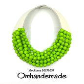 20171057 Collana verde lime collana bavaglino, collana girocollo multifilo stratificato in rilievo  con colletto e chiusura in pelle by OMHANDEMADE