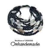 20191560 collana perle nero e grigie, collana bavaglino, collana multifilo, collana stratificata, collana rilievo, collana donna, collana dichiarazione, collana maxi, bijoux by Omhandemade