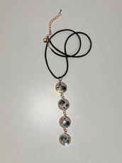 Collana a cravatta dorata con Swarovski 