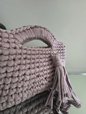 Borsa in crochet rosa antico con presa a mano