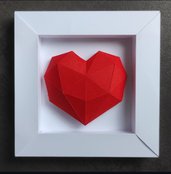 Quadretto di carta con cuore rosso tridimensionale