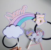 Cake topper di carta, decorazione torta a tema unicorni, con arcobaleno