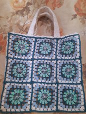 Borsa granny square nelle tonalitá del bluette💙 e del verde acqua💠 