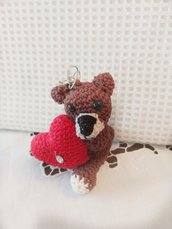              Cagnolino con cuore amigurumi