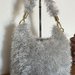 Borsa all'uncinetto modello hobo bag in cordino inda fur argento fatta a mano