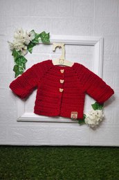 Cardigan neonato color rosso  in lana merinos fatto a mano