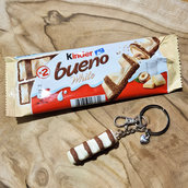 Portachiavi Kinder Bueno White in fimo fatto a mano