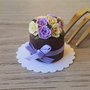 Torta in miniatura per casa delle bambole, scala 1:12, torta in miniatura con rose, pasticceria per casa delle bambole, dolce in miniatura, torta al cioccolato