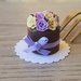 Torta in miniatura per casa delle bambole, scala 1:12, torta in miniatura con rose, pasticceria per casa delle bambole, dolce in miniatura, torta al cioccolato