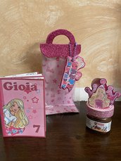 Gadget fine festa Barbie personalizzato bustina con albumino da colorare e Nutella 25 gr