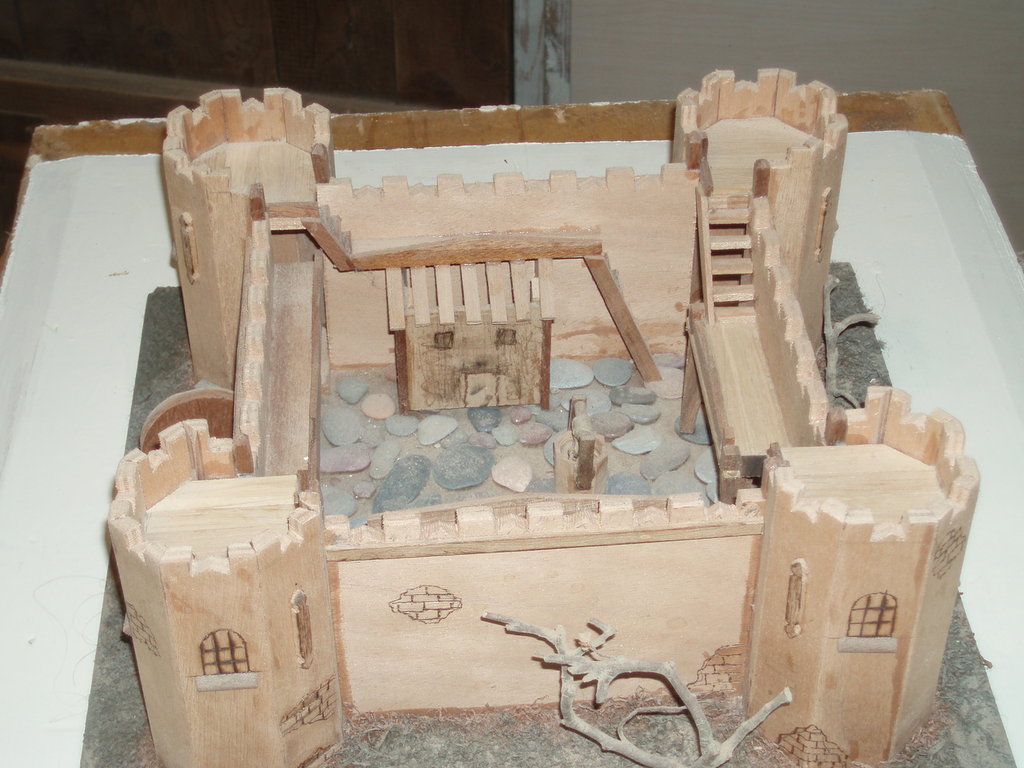 Legler 7453 – Cortile Del Castello In Legno – Giocattolo In Miniatura Con Arbusti