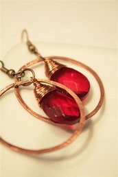Red Rubin Drops Earrings - Orecchini con gocce sfaccettate rosso rubino
