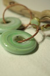 Dahab Earrings - Orecchini con perle in vetro a disco