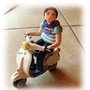 Statuina ragazzo su vespa- cake topper