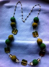collana verde perle e pannolenci