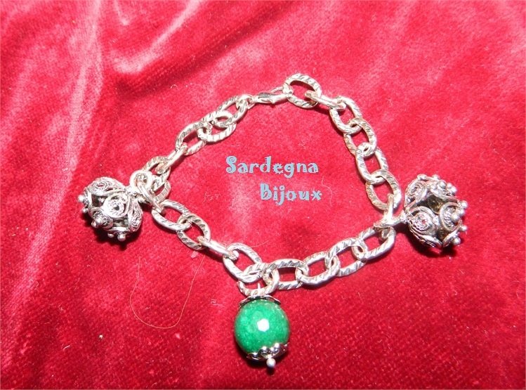 Bracciale con bottoni e coccu in stile sardo - Gioielli - Braccia