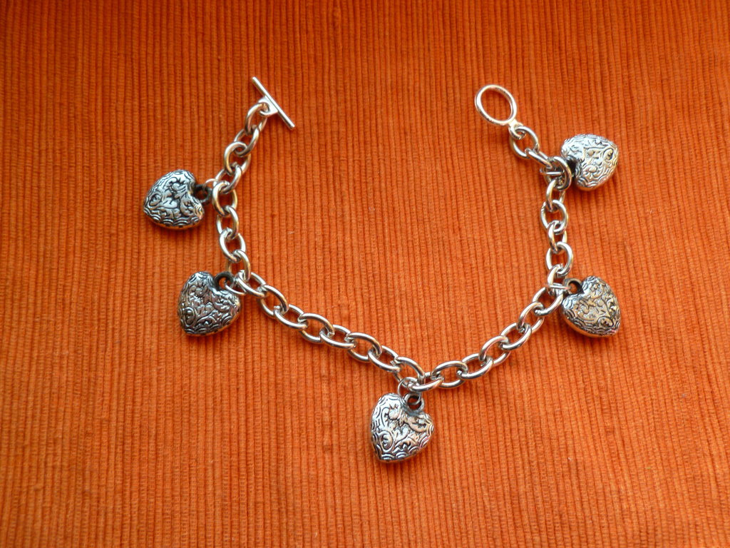 Bracciale Donna Con Ciondolo Farfalla E Iniziale – Espandibile Con Targhetta 'Be Your Own Kind Of Beautiful'