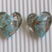 2 perle vetro cuore 20x22mm azzurro inserti oro vend.