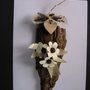 Corteccia decorata con fiori in legno