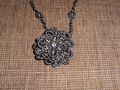 C1 Collana girocollo originale con fiore a chiacchierino-------collar necklace handmade with tatting technique